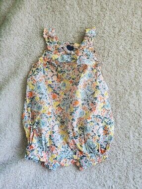Floral Ruffled Baby Romper - Old Navy 3-6m